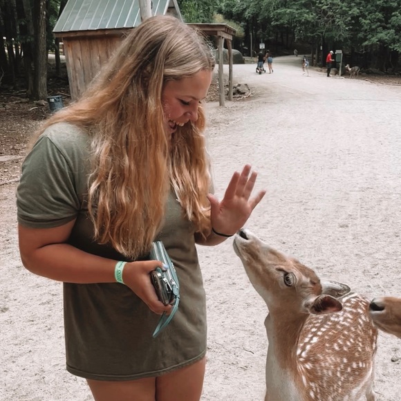 Meet your Posher, Hadley - Picture 3 of 5